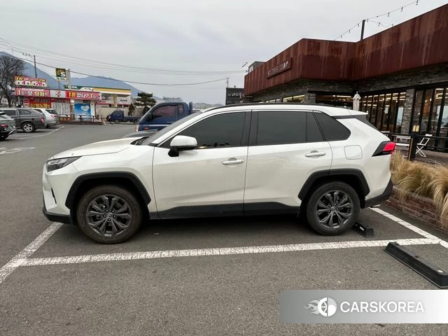Toyota RAV4 5th Generation 2022 Белый из Кореи, фото 3