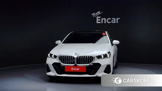 BMW 5 Series (G60) id 3410507 из Кореи 13