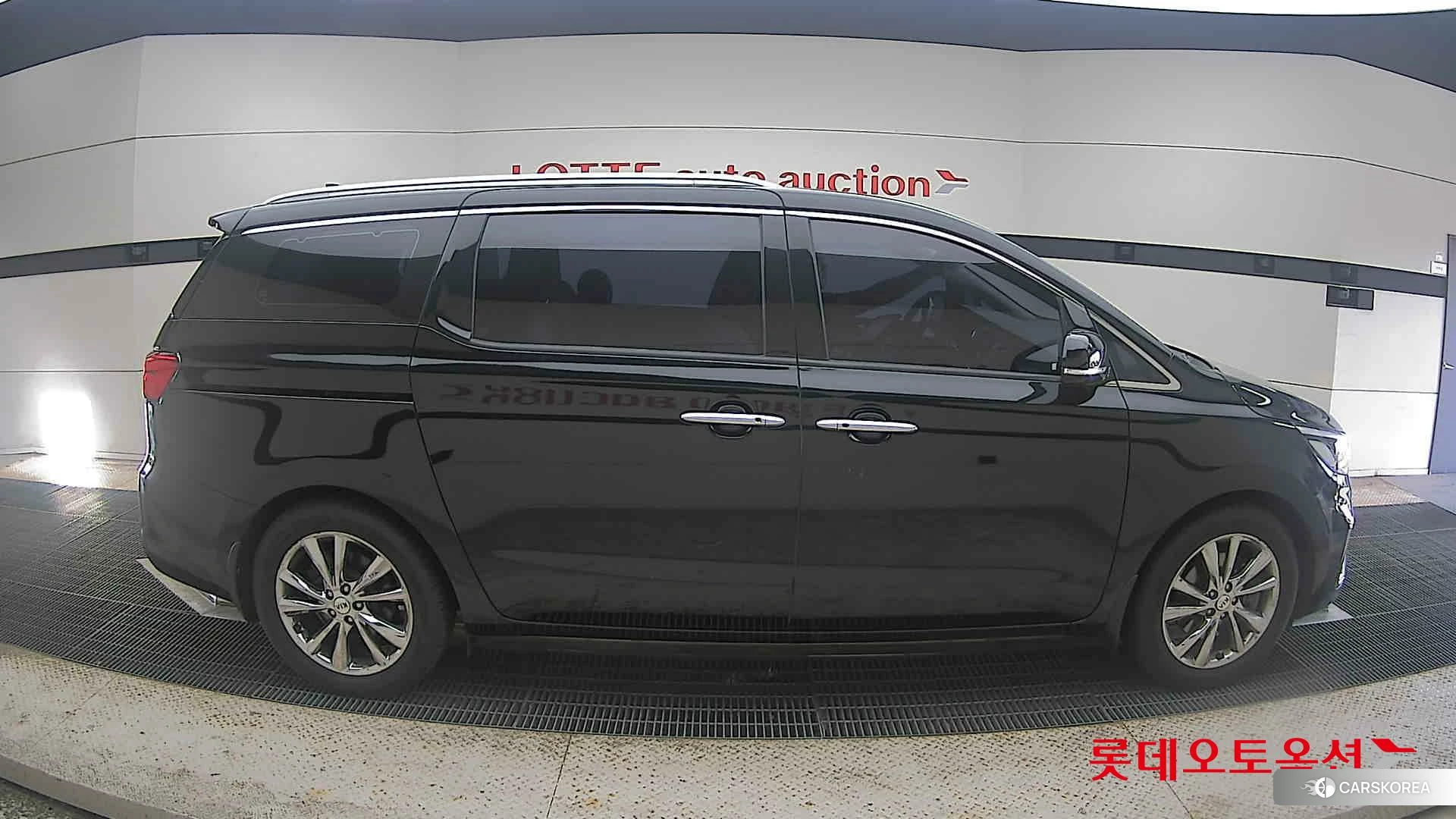 Kia Carnival id 4504366 из Кореи 23