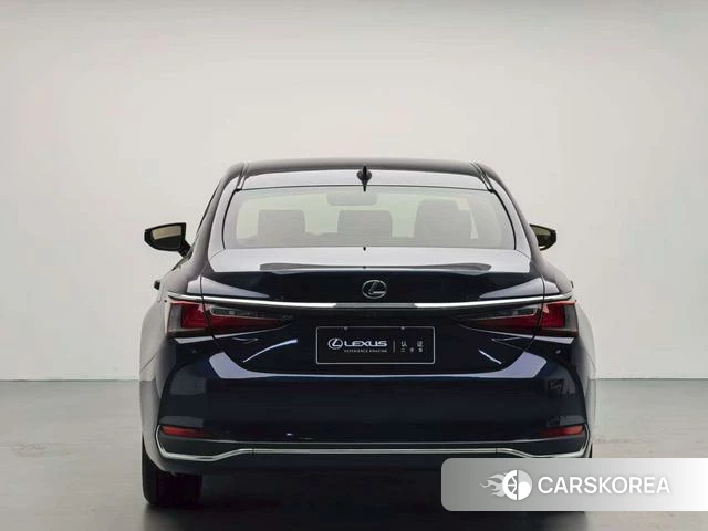 Lexus ES id 4314676 из Китая 8