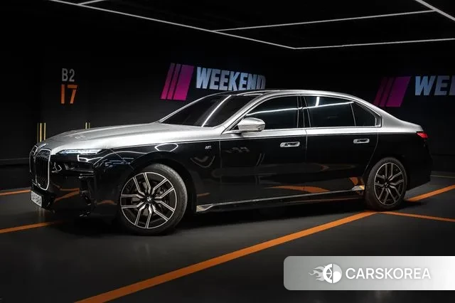 BMW 7 Series (G70) 2025 Серебряный двухцветный из Кореи, фото 3