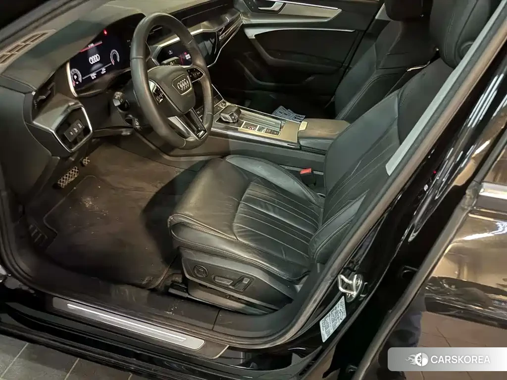 Audi A6L id 4546697 из Китая 9