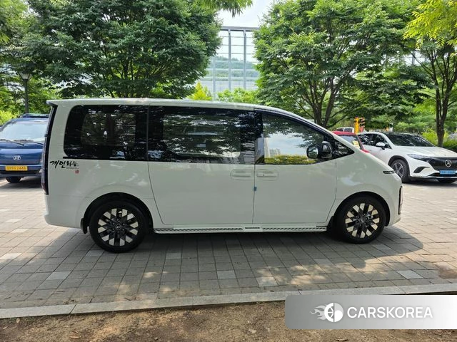 Hyundai Staria 2025 Белый из Кореи, фото 5