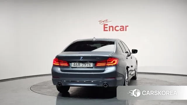 BMW 5 Series (G30) id 3547434 из Кореи 13