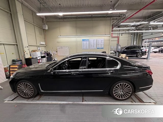 BMW 7 Series (G11) 2022 Черный из Кореи, фото 3