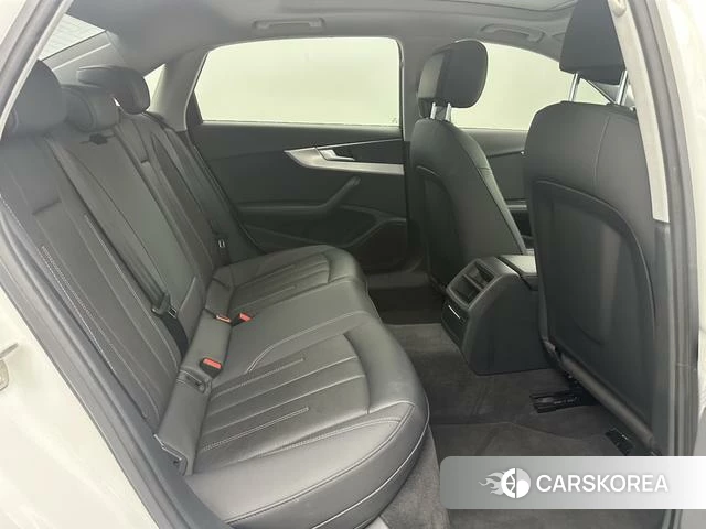Audi A4L id 4242260 из Китая 9