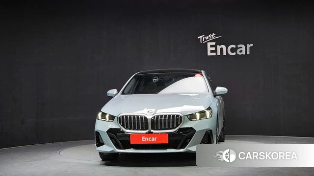 BMW 5 Series (G60) id 3952530 из Кореи 13