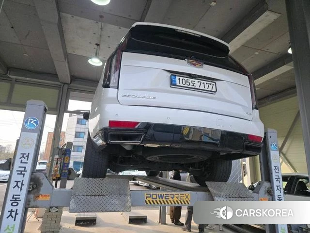 Cadillac Escalade 5th Generation 2022 Белый из Кореи, фото 3