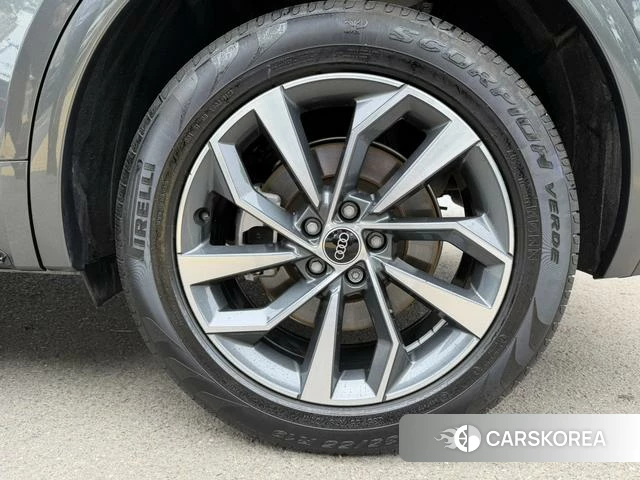 Audi Q5L id 4336178 из Китая 12