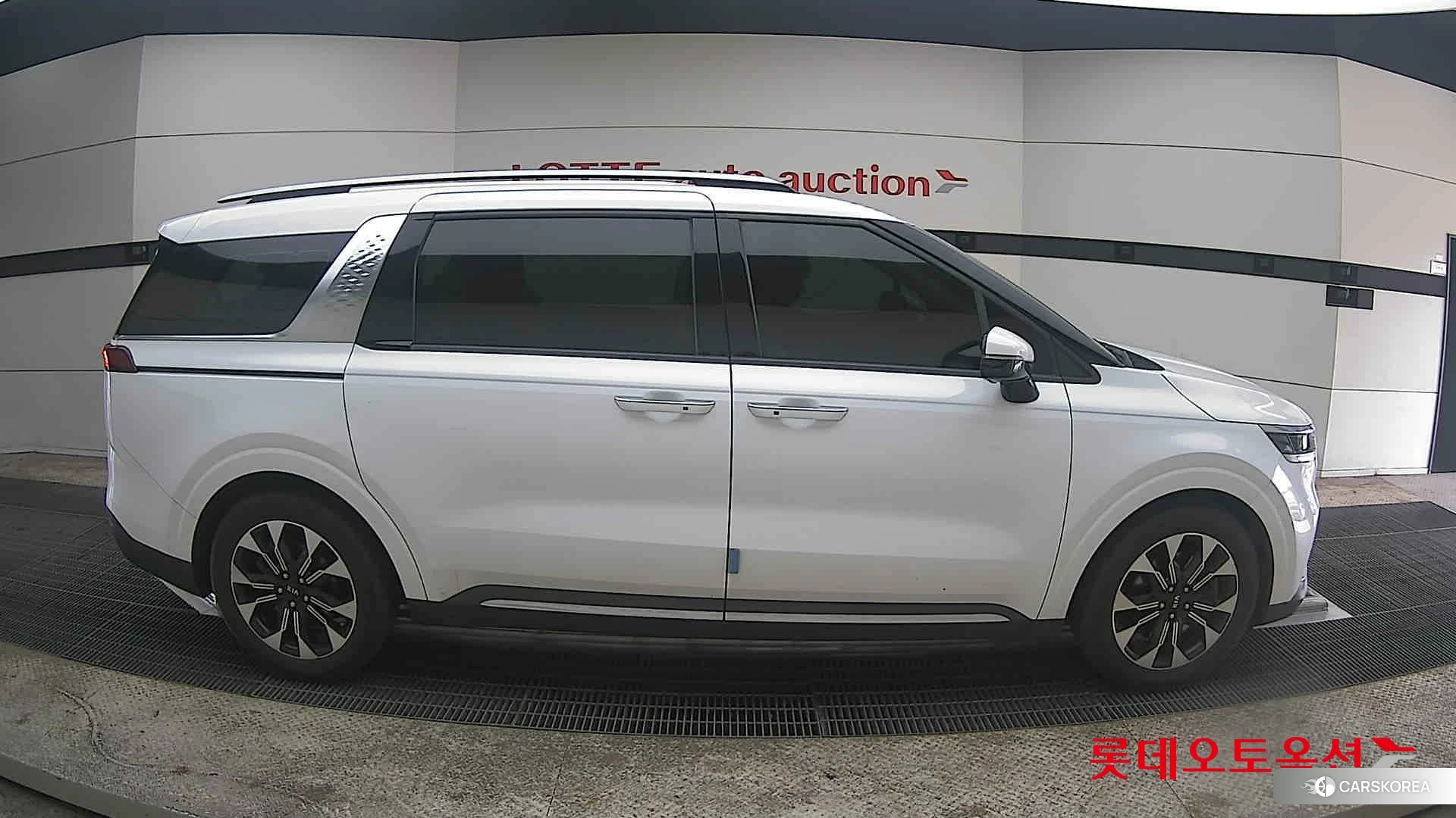 Kia Carnival id 3869406 из Кореи 23