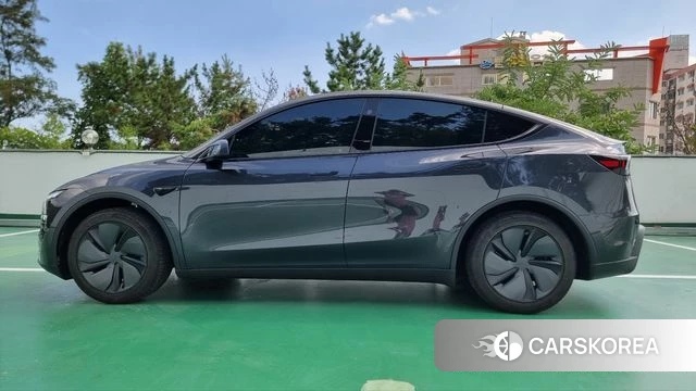 Tesla Model Y 2025 Серый из Кореи, фото 5