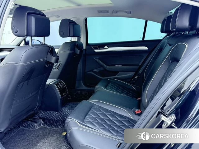 Volkswagen Magotan PHEV 2022 Черный из Китая, фото 5