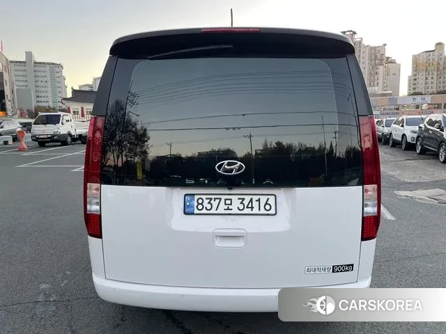 Hyundai Staria 2023 Белый из Кореи, фото 3