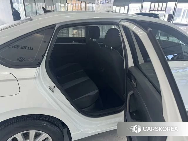 Volkswagen Lavida 2024 Белый из Китая, фото 3