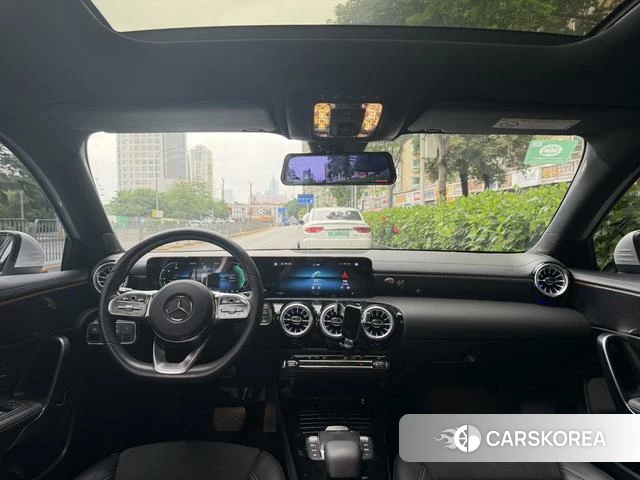 Mercedes-Benz Class A 2022 Белый из Китая, фото 6