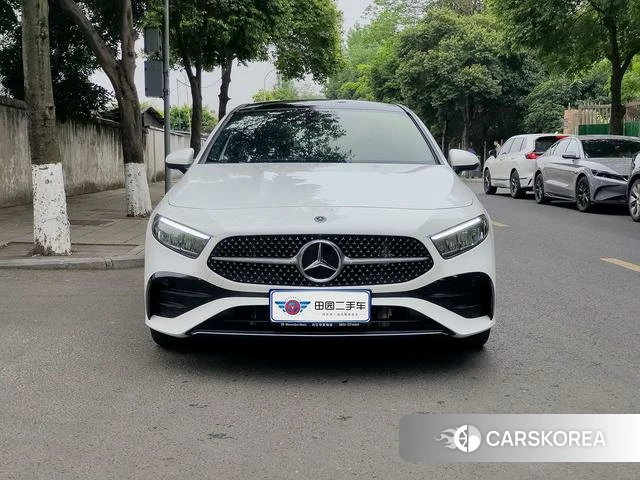 Mercedes-Benz Class A 2023 Белый из Китая, фото 3