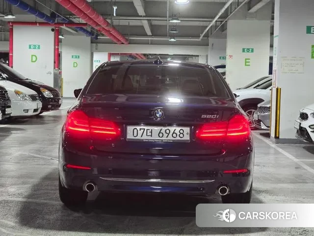 BMW 5 Series (G30) id 3018619 из Кореи 13