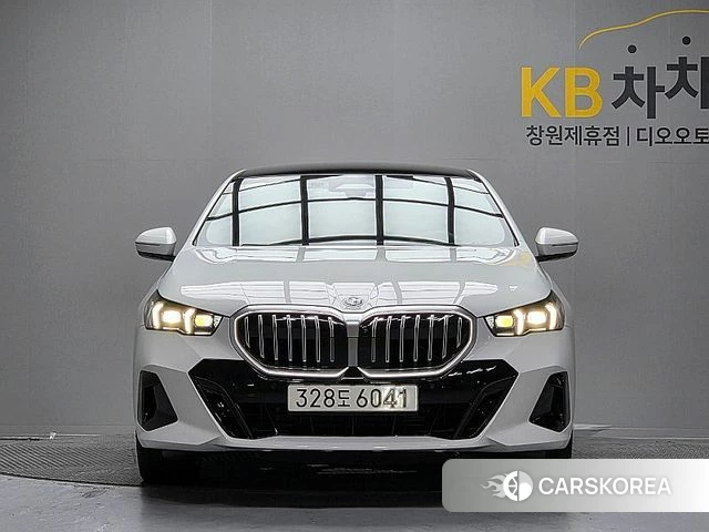 BMW 5 Series (G60) id 4493403 из Кореи 13