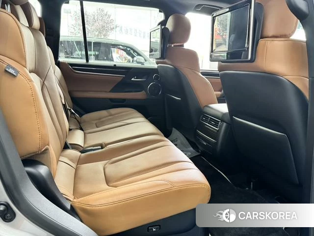 Lexus LX 2024 Серебристо-серый из Китая, фото 6