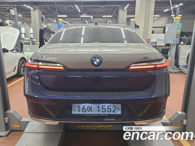 BMW i7 (G70) 2022 Коричневый двухцветный из Кореи, фото 3