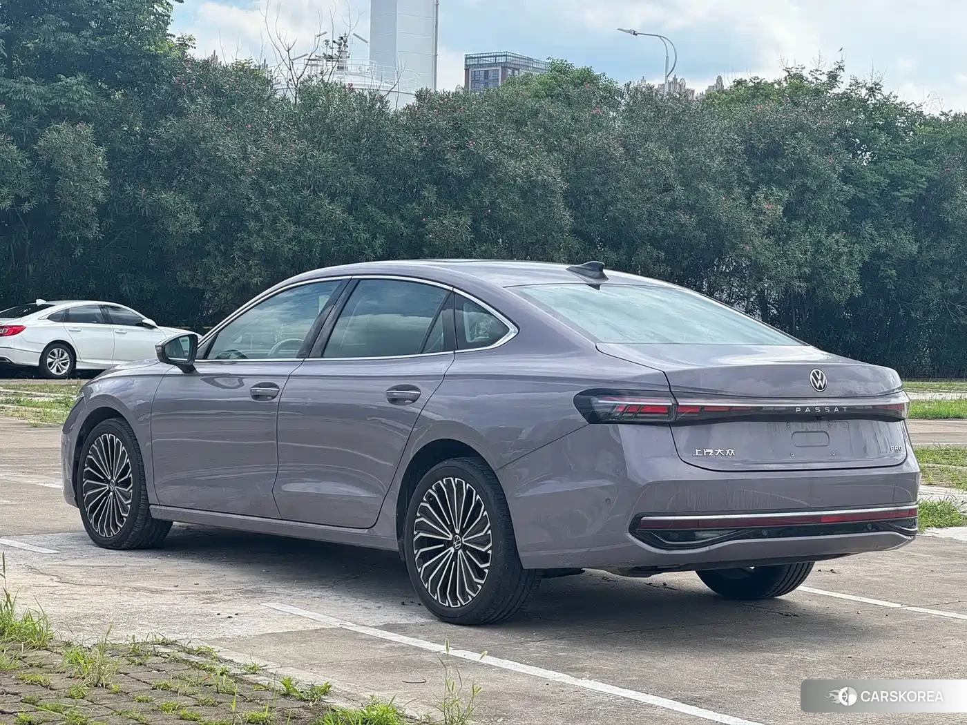 Volkswagen Passat 2024 Silver/gray из Китая, фото 4