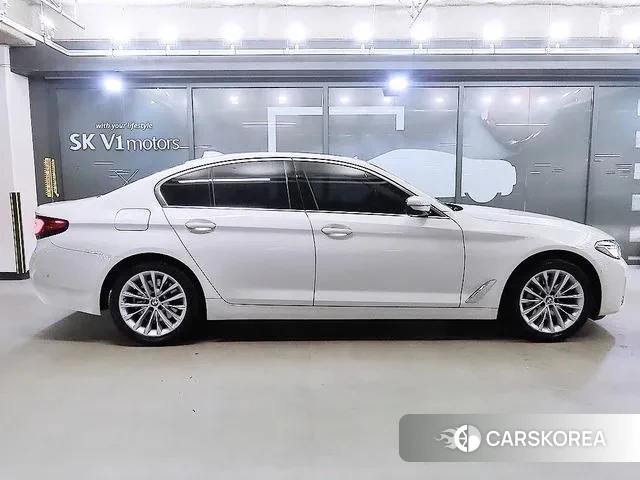 BMW 5 Series (G30) id 3367354 из Кореи 13