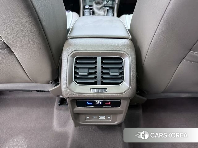 Volkswagen Tiguan L id 4263860 из Китая 11