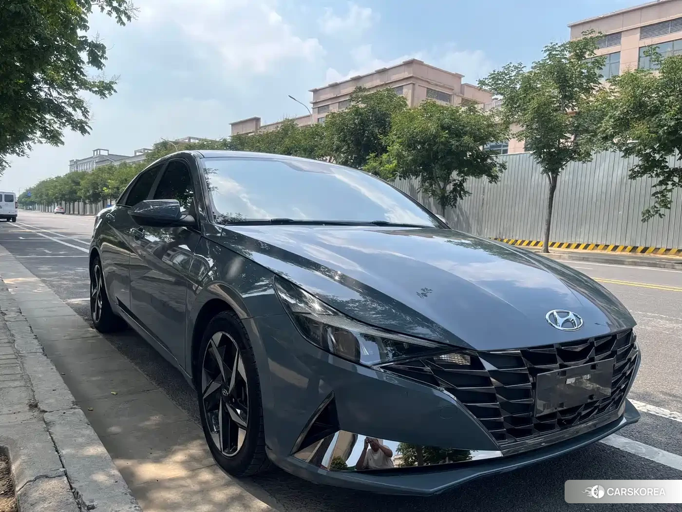 Hyundai Elantra 2022 Silver/gray из Китая, фото 3