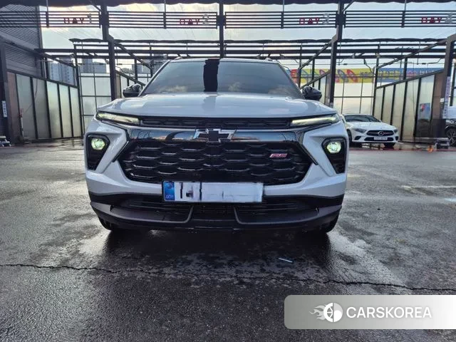 Chevrolet (GM Daewoo) The New Trail Blazer 2024 Белый двухцветный из Кореи, фото 3