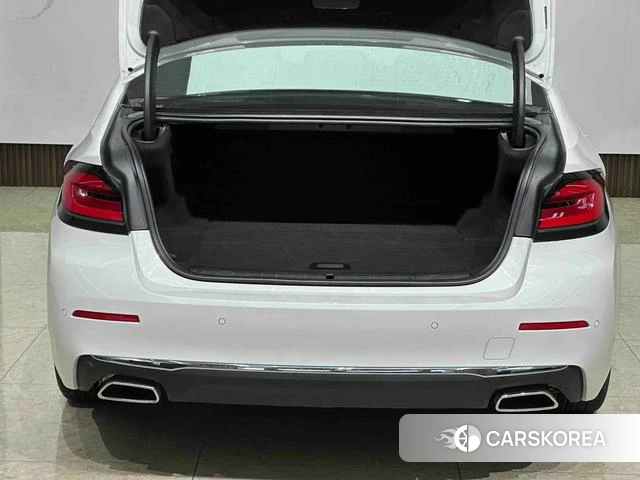 BMW 5 series PHEV id 4257269 из Китая 13
