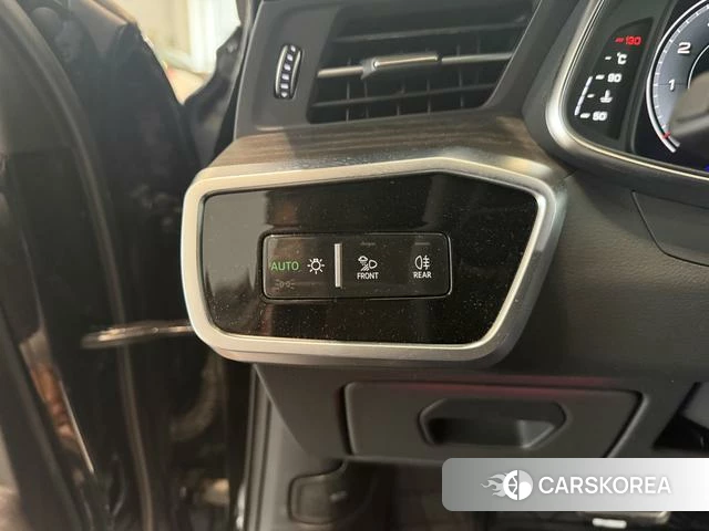 Audi A6L id 4182738 из Китая 9