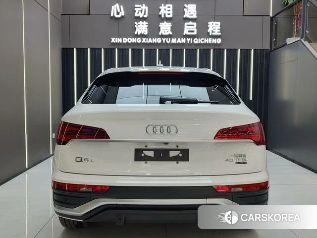 Audi Q5L Sportback 2021 Белый из Китая, фото 3