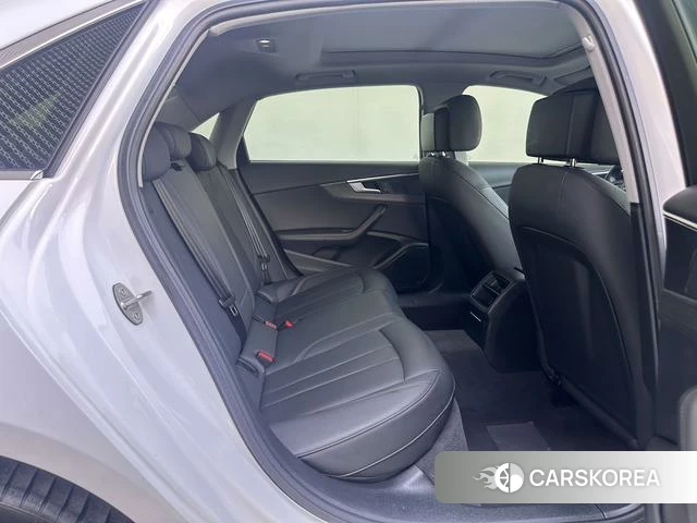 Audi A4L id 4216814 из Китая 9