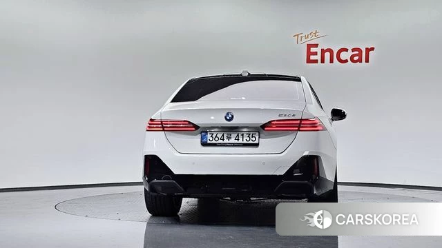 BMW 5 Series (G60) id 4374984 из Кореи 23