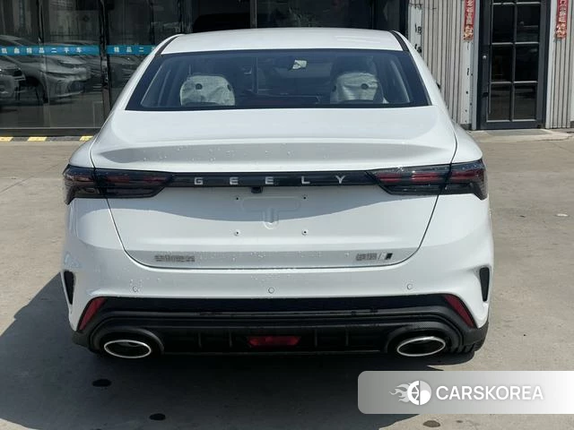 Geely Automobile Binrui 2026 Белый из Китая, фото 4