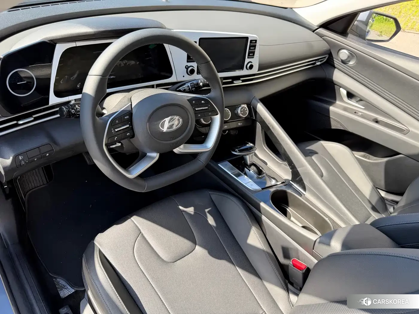 Hyundai Elantra 2026 Silver/gray из Китая, фото 6