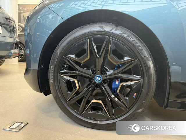 BMW iX id 4278925 из Китая 8