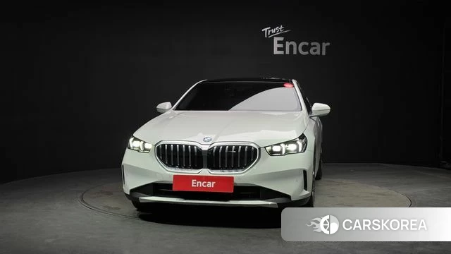 BMW 5 Series (G60) id 3817292 из Кореи 13