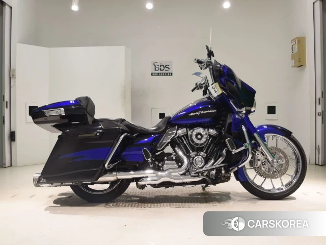 Harley-Davidson Street Glide FLHXSE1800 CVO 2017 из Японии, фото 2