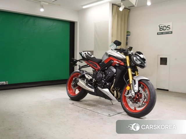 Triumph STREET TRIPLE RX 2026 из Японии, фото 3