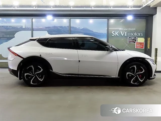 Kia EV6 2023 Белый из Кореи, фото 3
