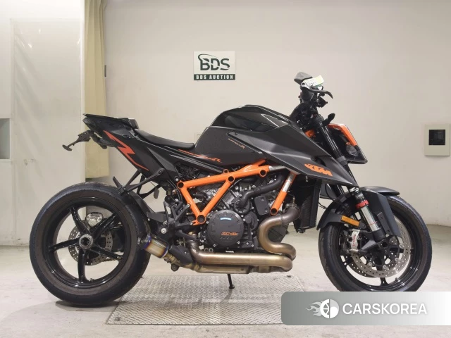 KTM 1290 SUPER DUKE R 2020 из Японии