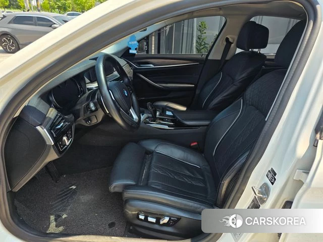 BMW 5 Series (G30) 2018 Белый из Кореи, фото 4