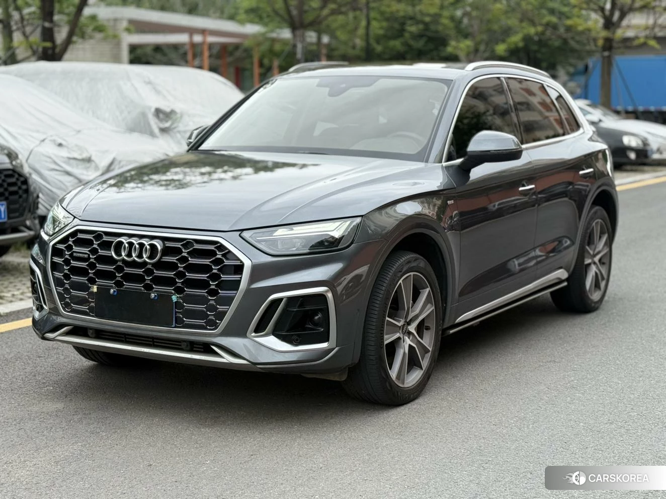 Audi Q5L 2021 Серебристо-серый из Китая, фото 6
