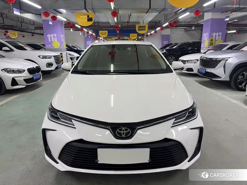 Toyota Corolla 2022 Белый из Китая, фото 3
