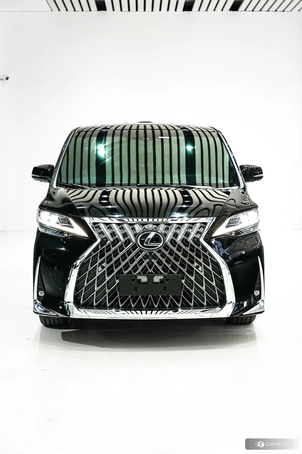 Lexus LM id 4426663 из Китая 11