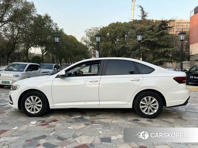 Volkswagen Lavida 2023 Белый из Китая, фото 3
