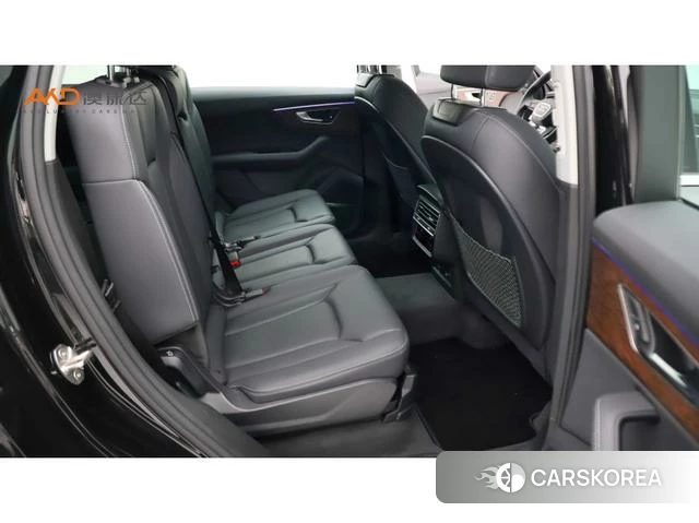Audi Q7 2025 Черный из Китая, фото 3