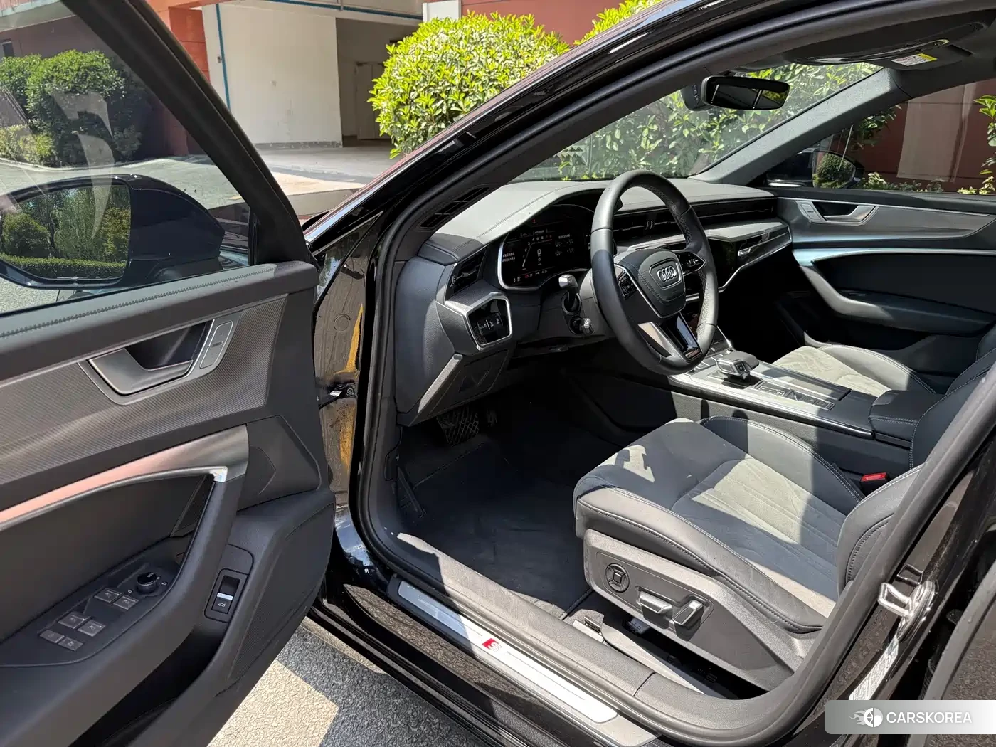Audi A6L id 4547322 из Китая 9