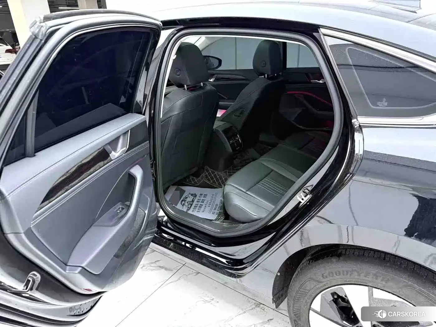 Volkswagen Magotan 2025 Черный из Китая, фото 3